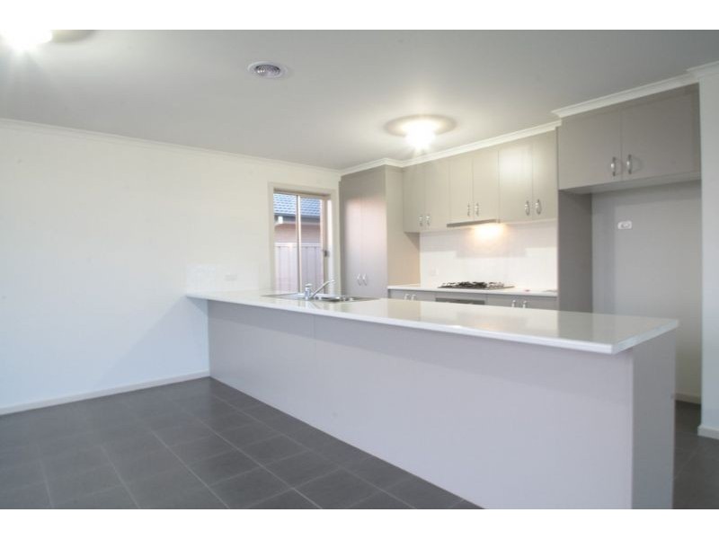 12 Burrows Way, Leongatha VIC 3953