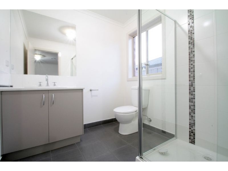 12 Burrows Way, Leongatha VIC 3953