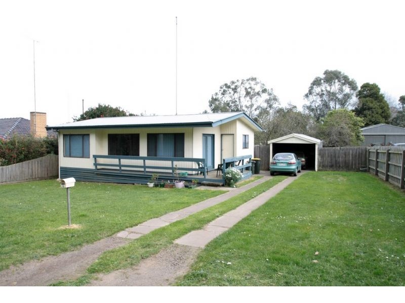 8 Holt Street, Leongatha VIC 3953