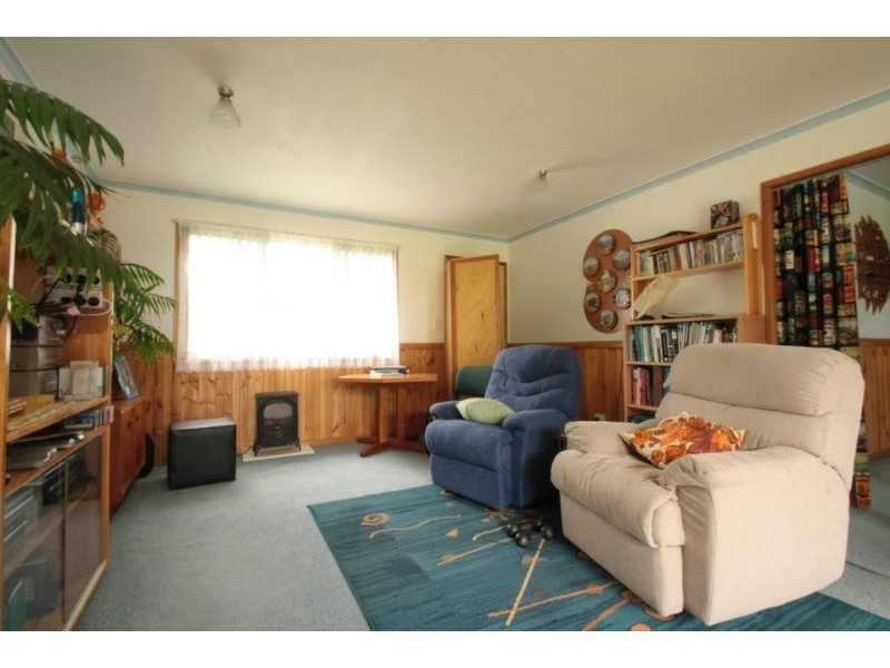 18 Farmers Road, Dumbalk VIC 3956