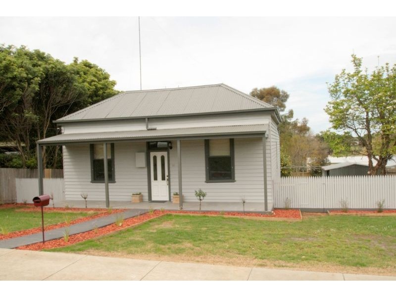 11 Young Street, Leongatha VIC 3953