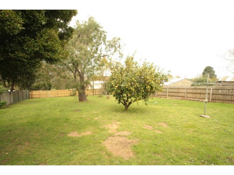 11 Young Street, Leongatha VIC 3953