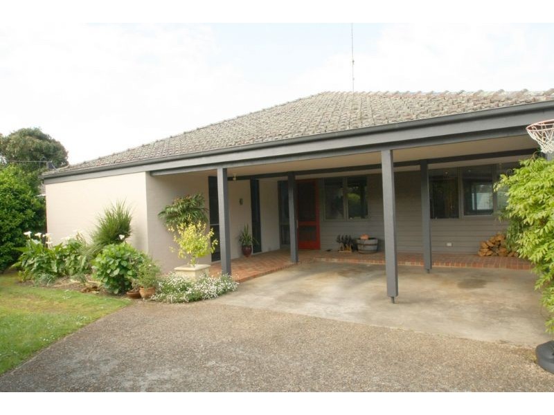 29 Blackmore Avenue, Leongatha VIC 3953