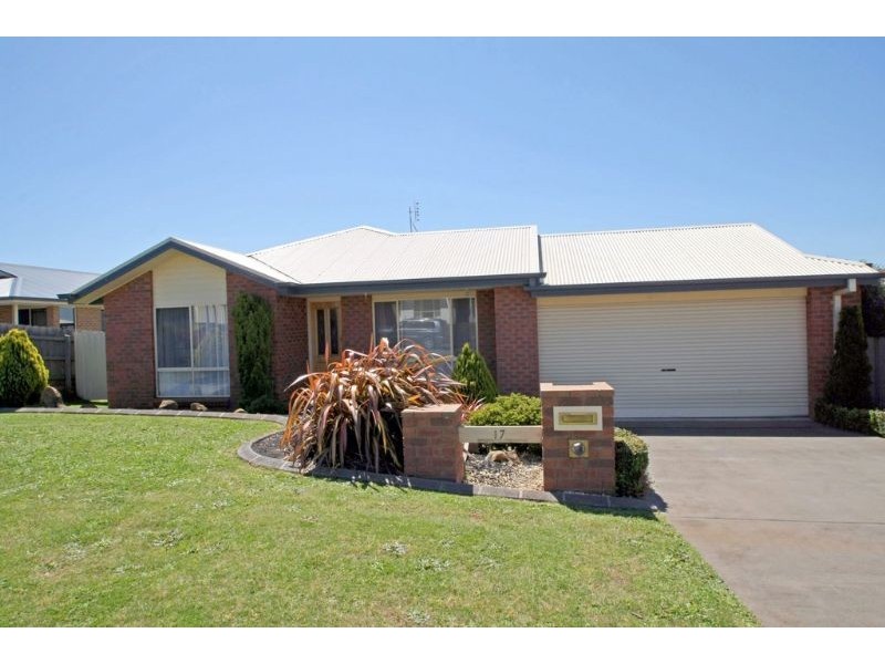 17 Norview Drive, Leongatha VIC 3953