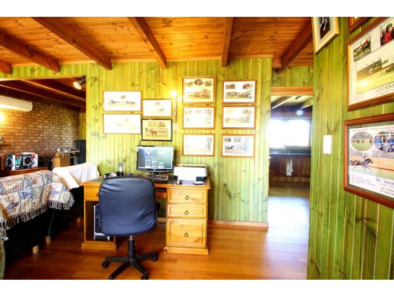 230 Buffalo-Waratah Road, Buffalo VIC 3958