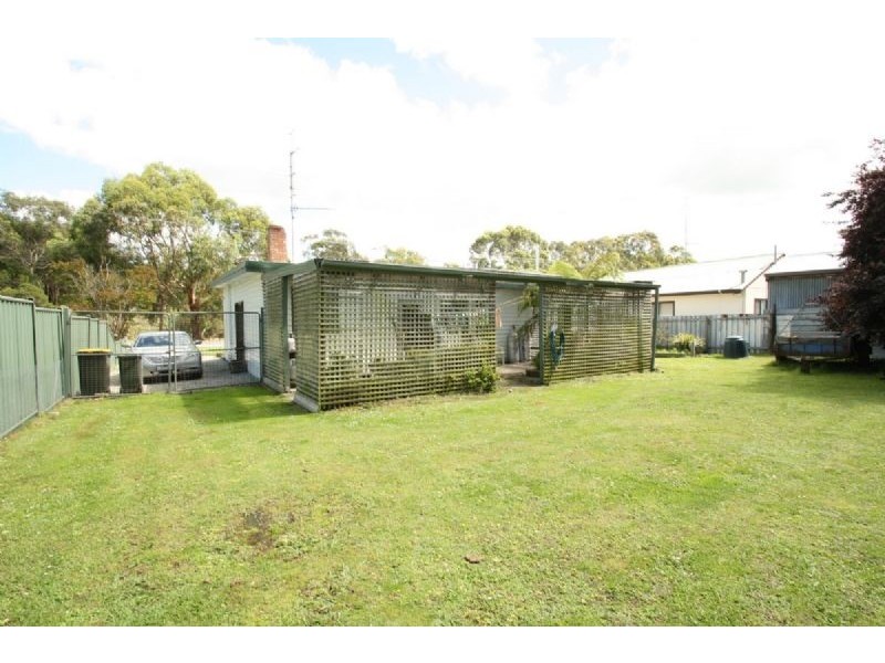 147 Whitelaw Street, Meeniyan VIC 3956