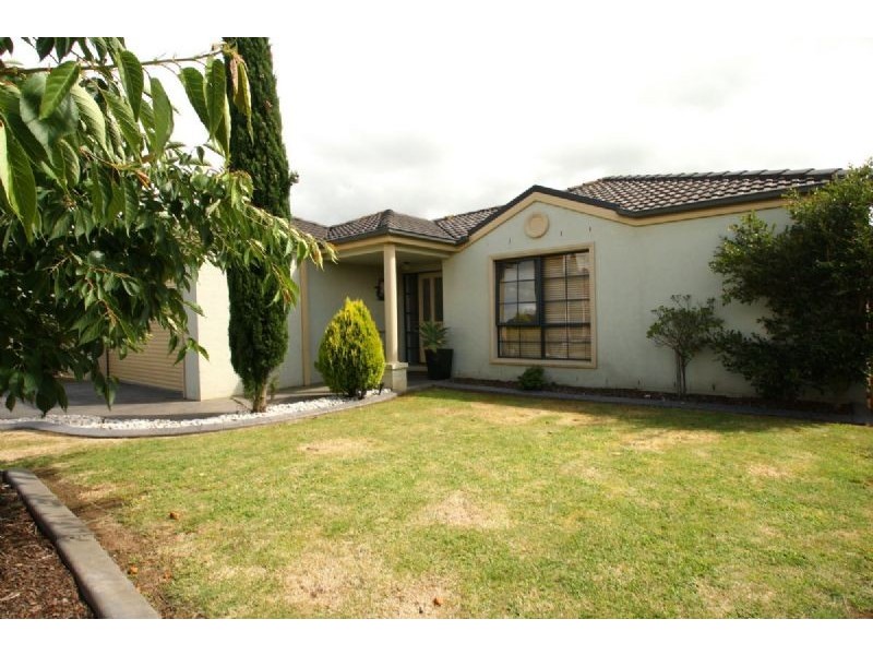 2 Elaine Court, Leongatha VIC 3953