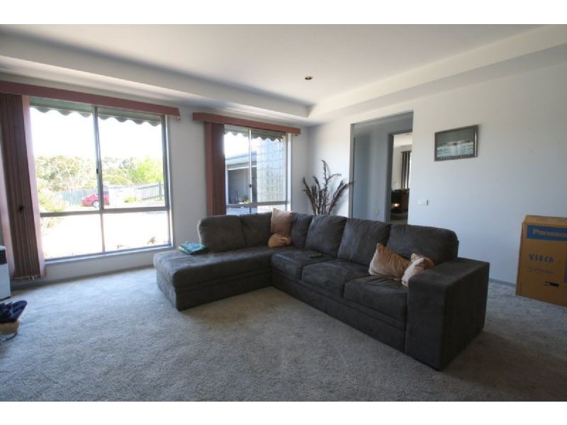 16 Meikle Street, Meeniyan VIC 3956