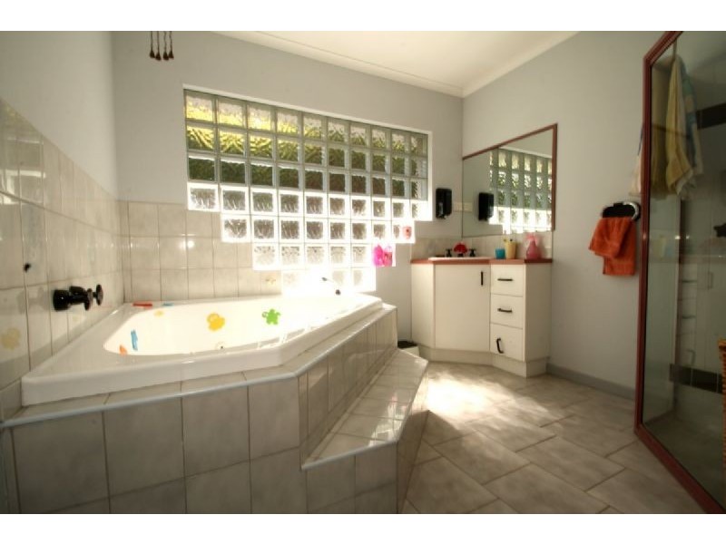 16 Meikle Street, Meeniyan VIC 3956