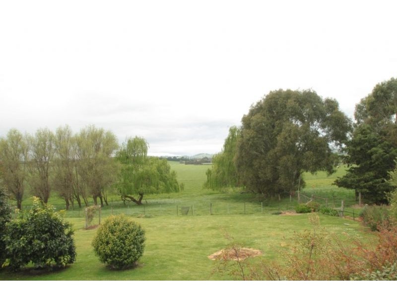 18 Farmers Road, Dumbalk VIC 3956