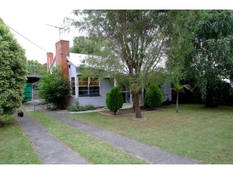 8 Owen Street, Leongatha VIC 3953