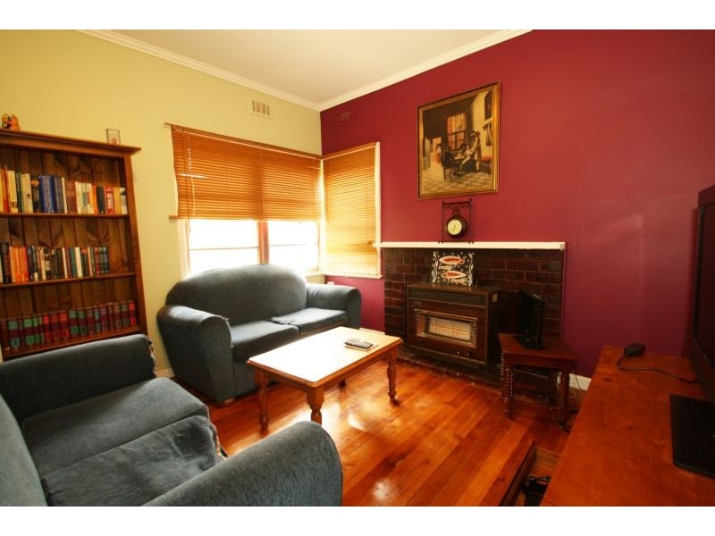 8 Owen Street, Leongatha VIC 3953