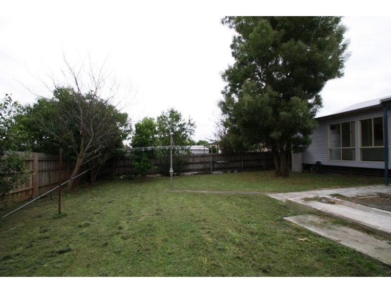 8 Owen Street, Leongatha VIC 3953