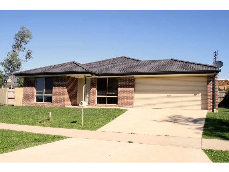 7 Floraston Drive, Leongatha VIC 3953