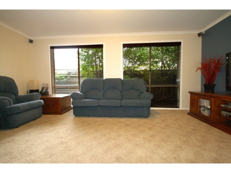 11 Clinton Court, Leongatha VIC 3953