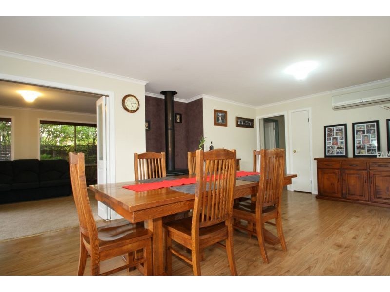 11 Clinton Court, Leongatha VIC 3953