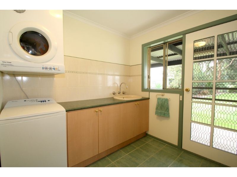11 Clinton Court, Leongatha VIC 3953