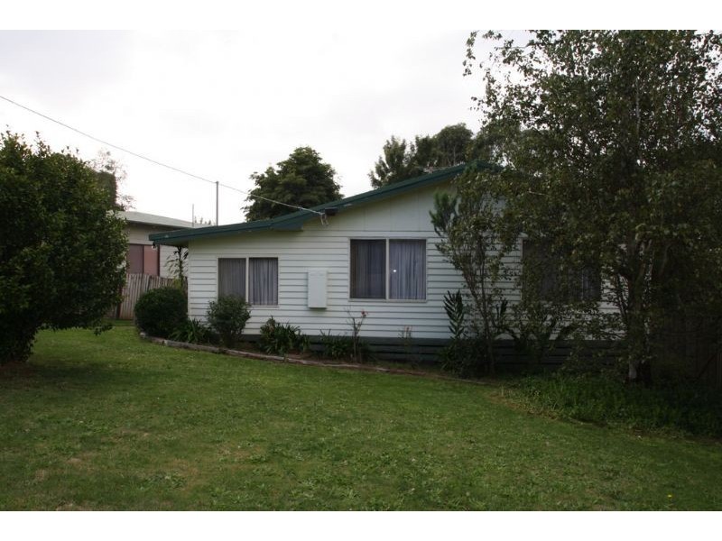 33 Bent Street, Leongatha VIC 3953
