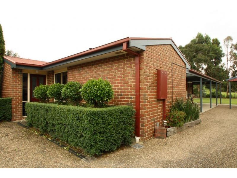 11 Clinton Court, Leongatha VIC 3953