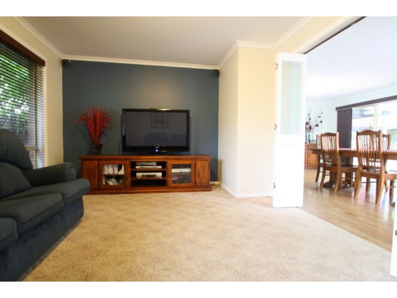 11 Clinton Court, Leongatha VIC 3953