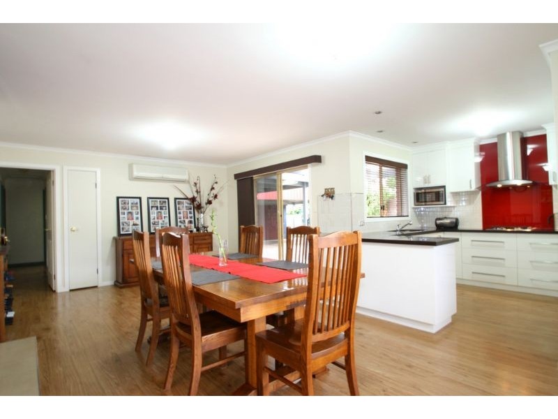 11 Clinton Court, Leongatha VIC 3953