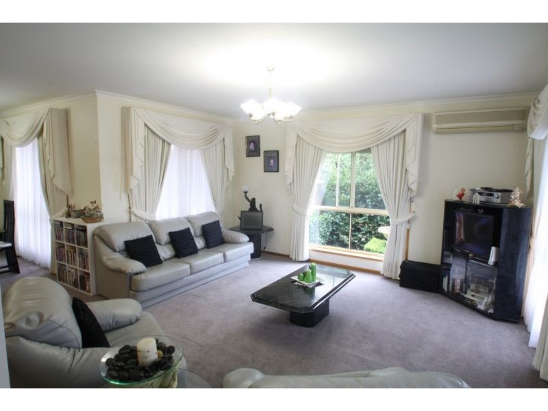 11 Griffin Road, Leongatha VIC 3953