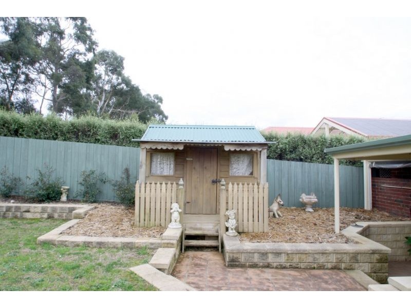 11 Griffin Road, Leongatha VIC 3953