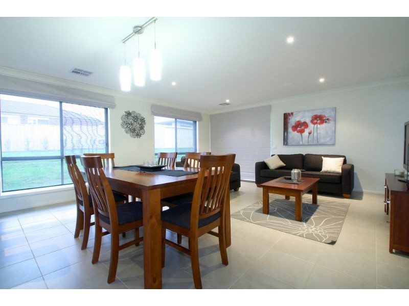 16 Gibson Street, Leongatha VIC 3953
