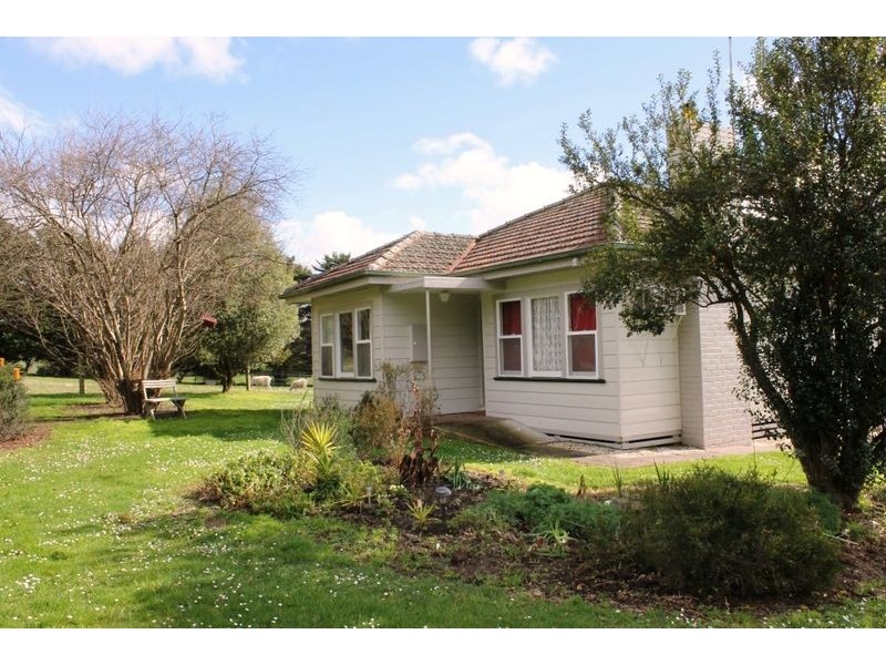 8985 South Gippsland Highway, Kardella VIC 3951