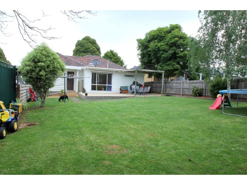 61 Peart Street, Leongatha VIC 3953