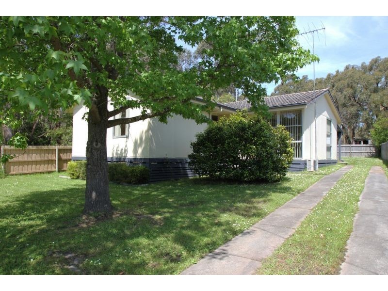 17 Whitelaw Street, Meeniyan VIC 3956