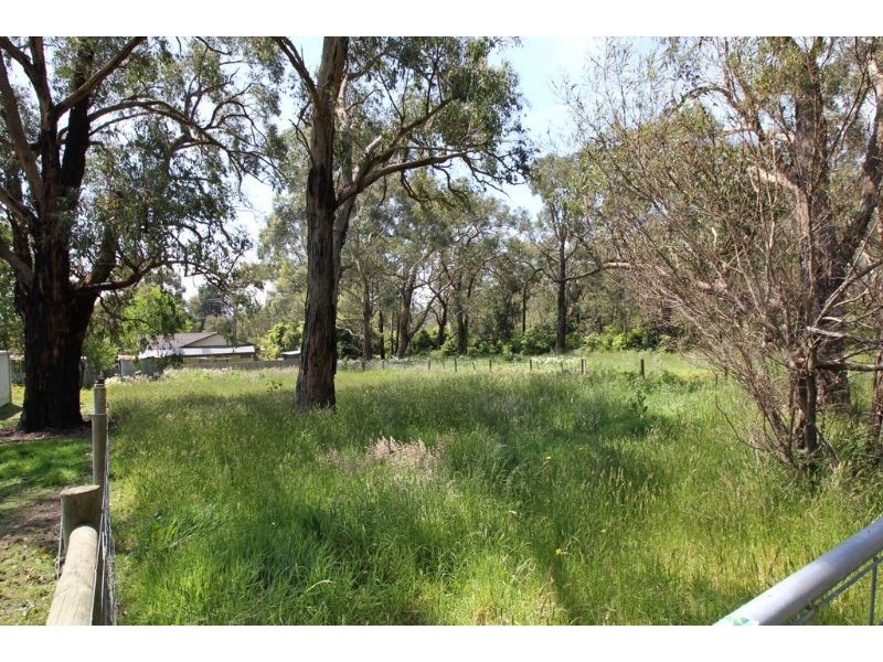 17 Whitelaw Street, Meeniyan VIC 3956