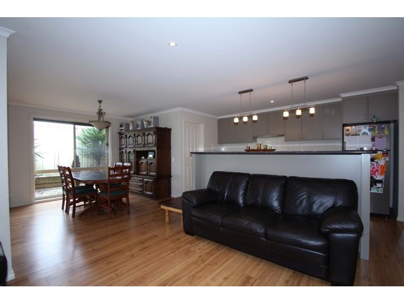 18 Carr Avenue, Leongatha VIC 3953