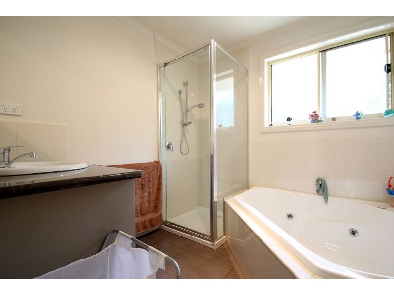18 Carr Avenue, Leongatha VIC 3953