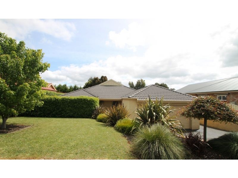 11 Park Drive, Leongatha VIC 3953