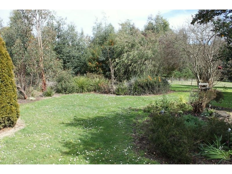 8985 South Gippsland Highway, Kardella VIC 3951