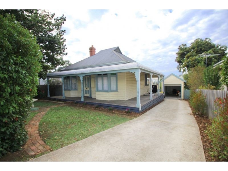 39 Bent Street, Leongatha VIC 3953