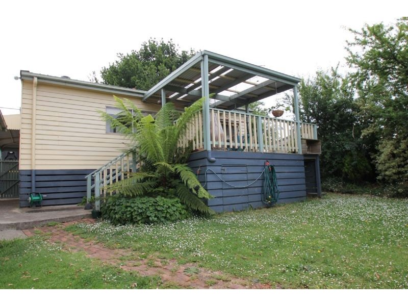 39 Bent Street, Leongatha VIC 3953