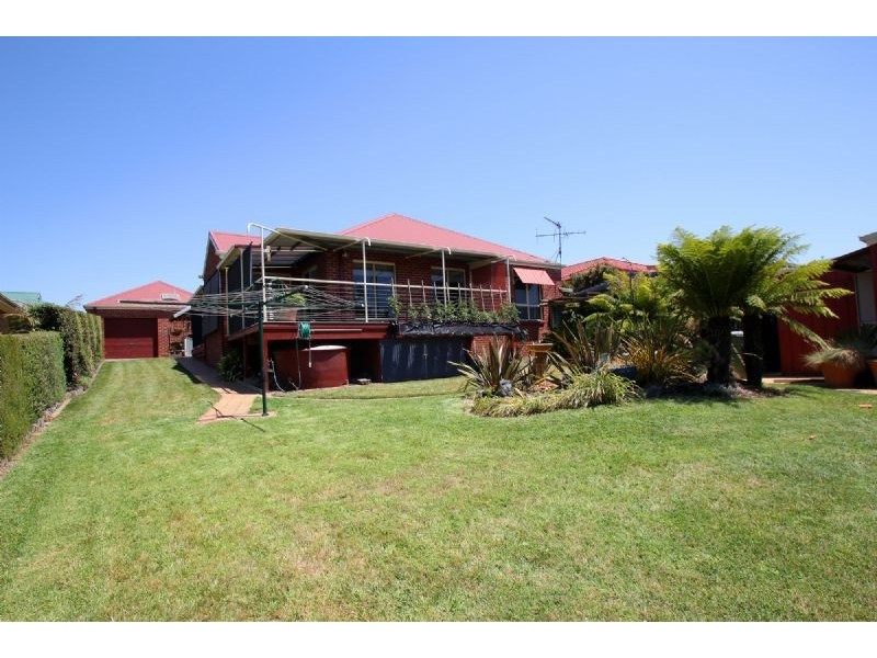 21 Norview Drive, Leongatha VIC 3953