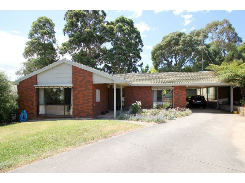2 James Court, Leongatha VIC 3953