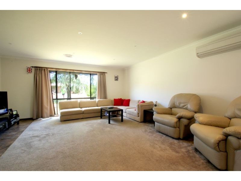 2 James Court, Leongatha VIC 3953