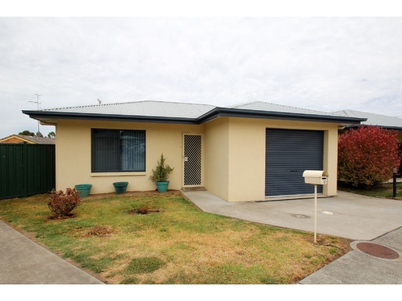 10/4 Miles Lane, Leongatha VIC 3953