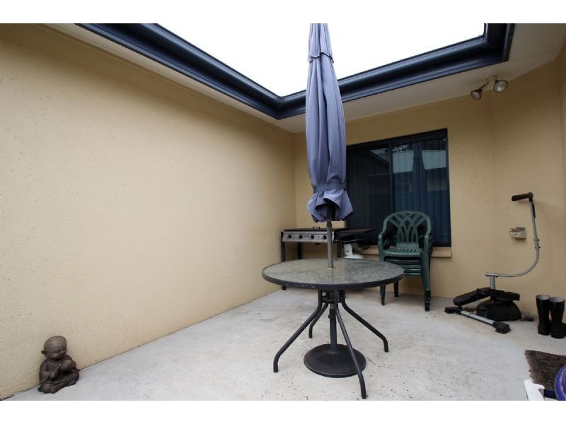 10/4 Miles Lane, Leongatha VIC 3953