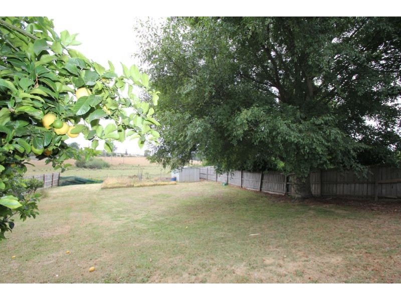 7 Chamberlain Drive, Leongatha VIC 3953