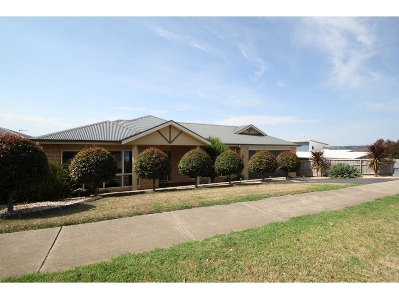 73 Parr Street, Leongatha VIC 3953