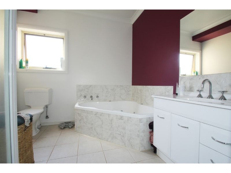 73 Parr Street, Leongatha VIC 3953