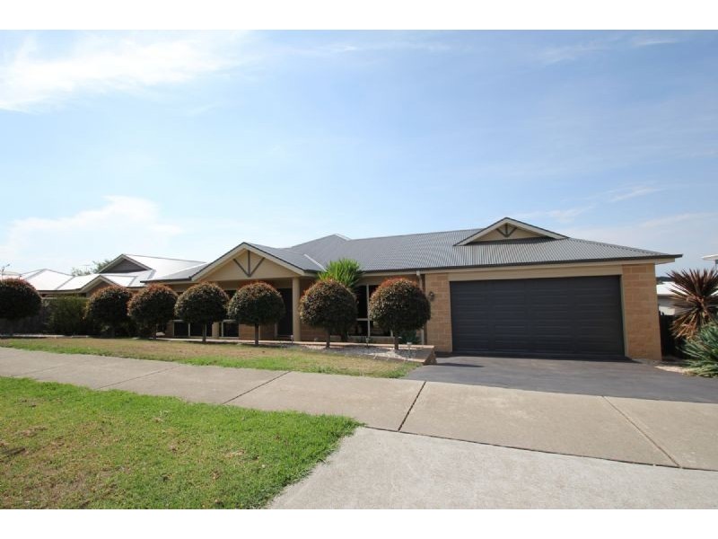 73 Parr Street, Leongatha VIC 3953