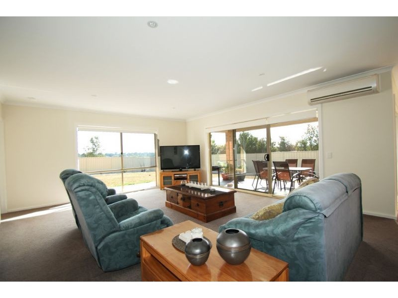 23 Parkside Close, Leongatha VIC 3953