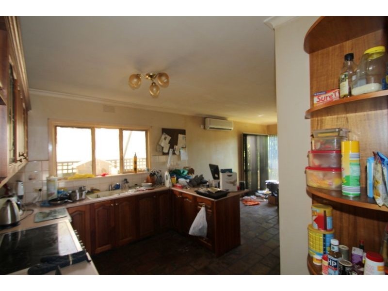 24 Victoria Street, Loch VIC 3945
