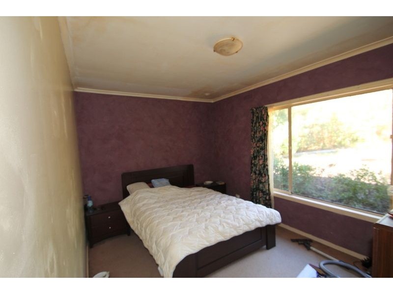 24 Victoria Street, Loch VIC 3945